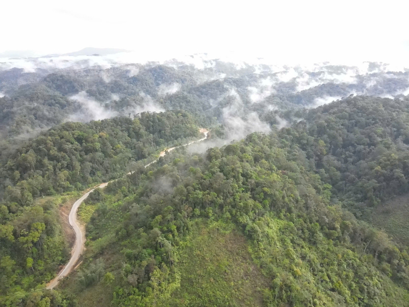 Tỉnh Quảng Ngãi sẵn sàng thực hiện đường sắt tốc độ cao, cao tốc và sân bay. Ảnh: Tiền Lê Tỉnh Quảng Ngãi sẵn sàng thực hiện đường sắt tốc độ cao, cao tốc và sân bay. Ảnh: Tiền Lê