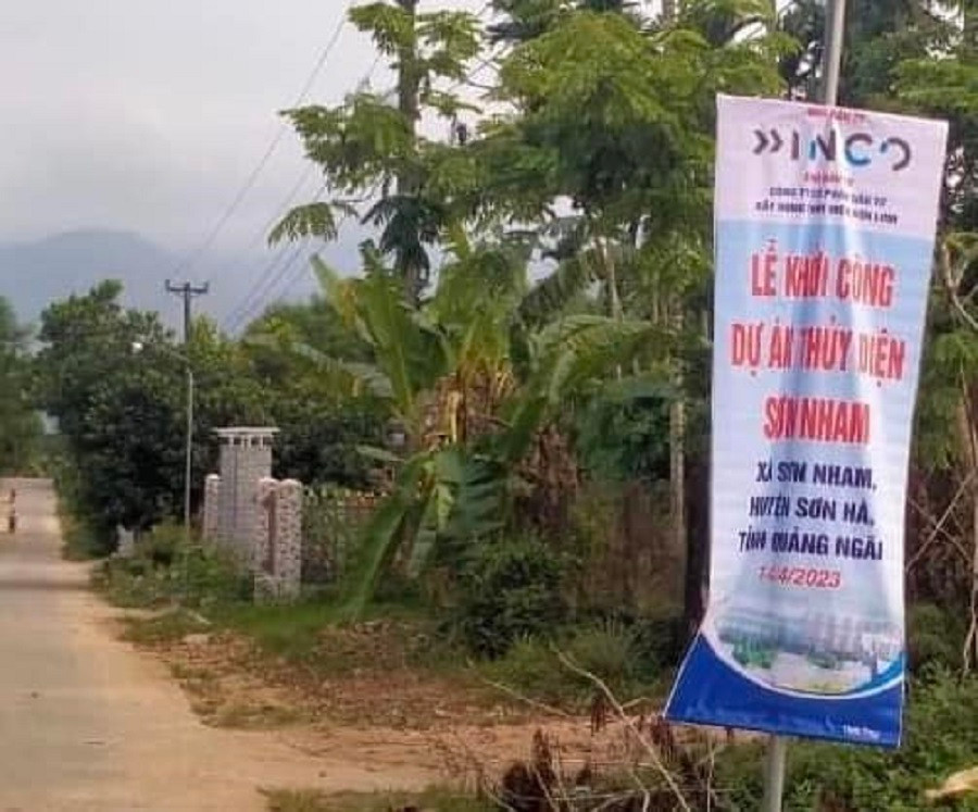 Băng rôn treo để quảng cáo cho lễ khởi công. Ảnh: CACC