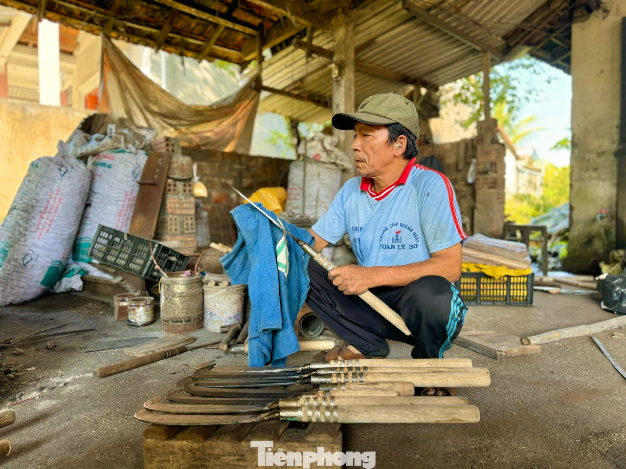 Theo lãnh đạo xã Tịnh Minh (huyện Sơn Tịnh), làng rèn Minh Khánh được Cục Sở hữu trí tuệ Việt Nam chứng nhận nhãn hiệu tập thể. Tỉnh Quảng Ngãi công nhận đây là Làng nghề truyền thống. Sản phẩm từ làng nghề cũng đạt OCOP 3 sao. Hiện có khoảng 60 hộ gắn bó với nghề rèn.