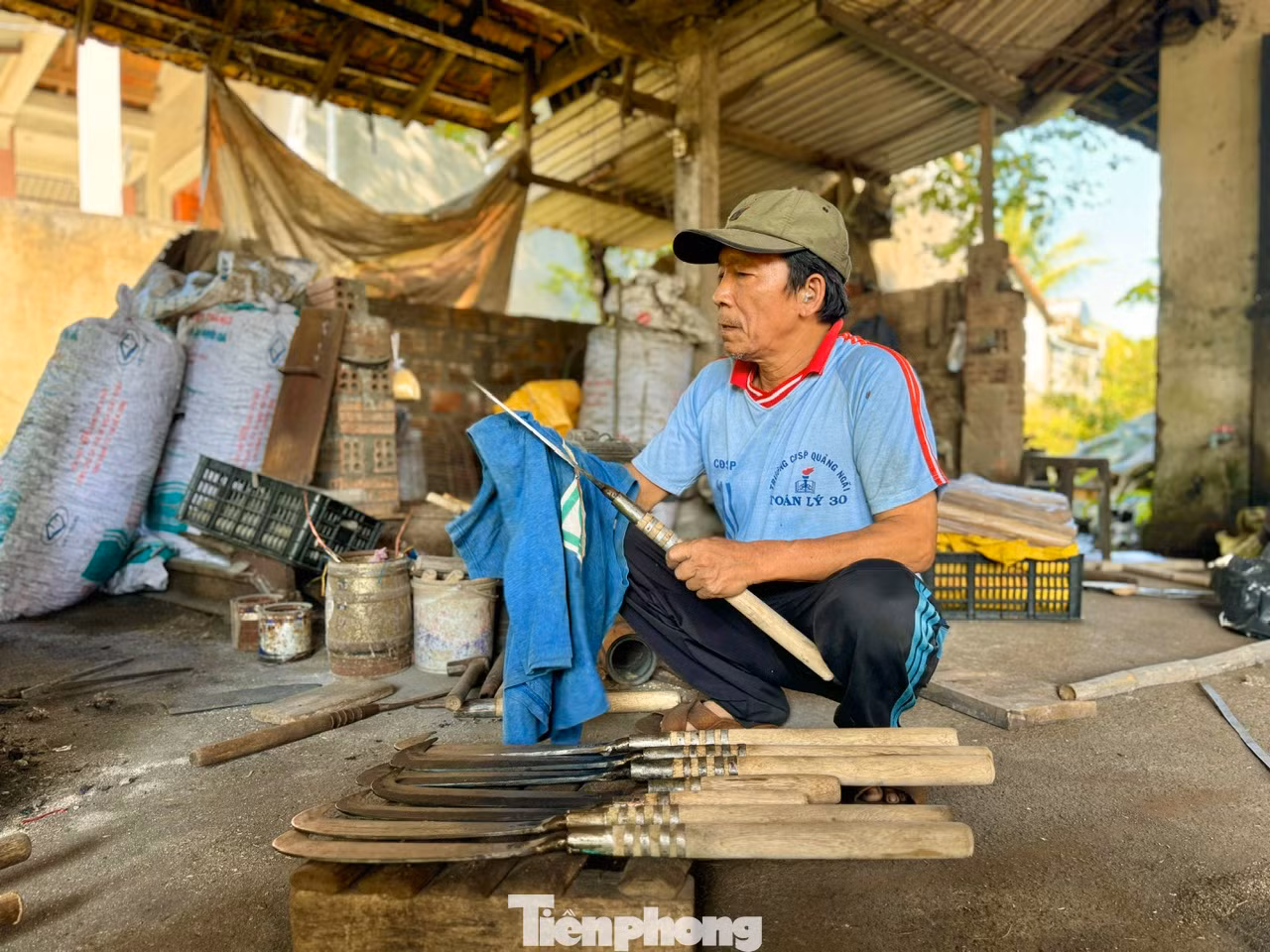 Theo lãnh đạo xã Tịnh Minh (huyện Sơn Tịnh), làng rèn Minh Khánh được Cục Sở hữu trí tuệ Việt Nam chứng nhận nhãn hiệu tập thể. Tỉnh Quảng Ngãi công nhận đây là Làng nghề truyền thống. Sản phẩm từ làng nghề cũng đạt OCOP 3 sao. Hiện có khoảng 60 hộ gắn bó với nghề rèn.