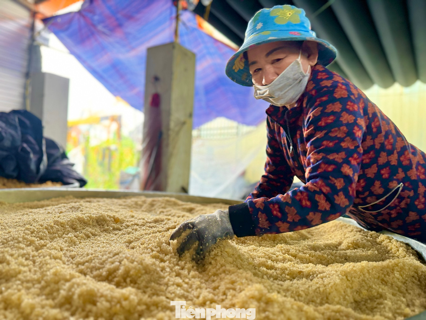 Năm 2022, Cục Sở hữu trí tuệ (Bộ Khoa học và Công nghệ) cấp giấy chứng nhận đăng ký nhãn hiệu đường phèn cho Hội Nông dân xã Nghĩa Dõng. Ảnh: Nguyễn Ngọc