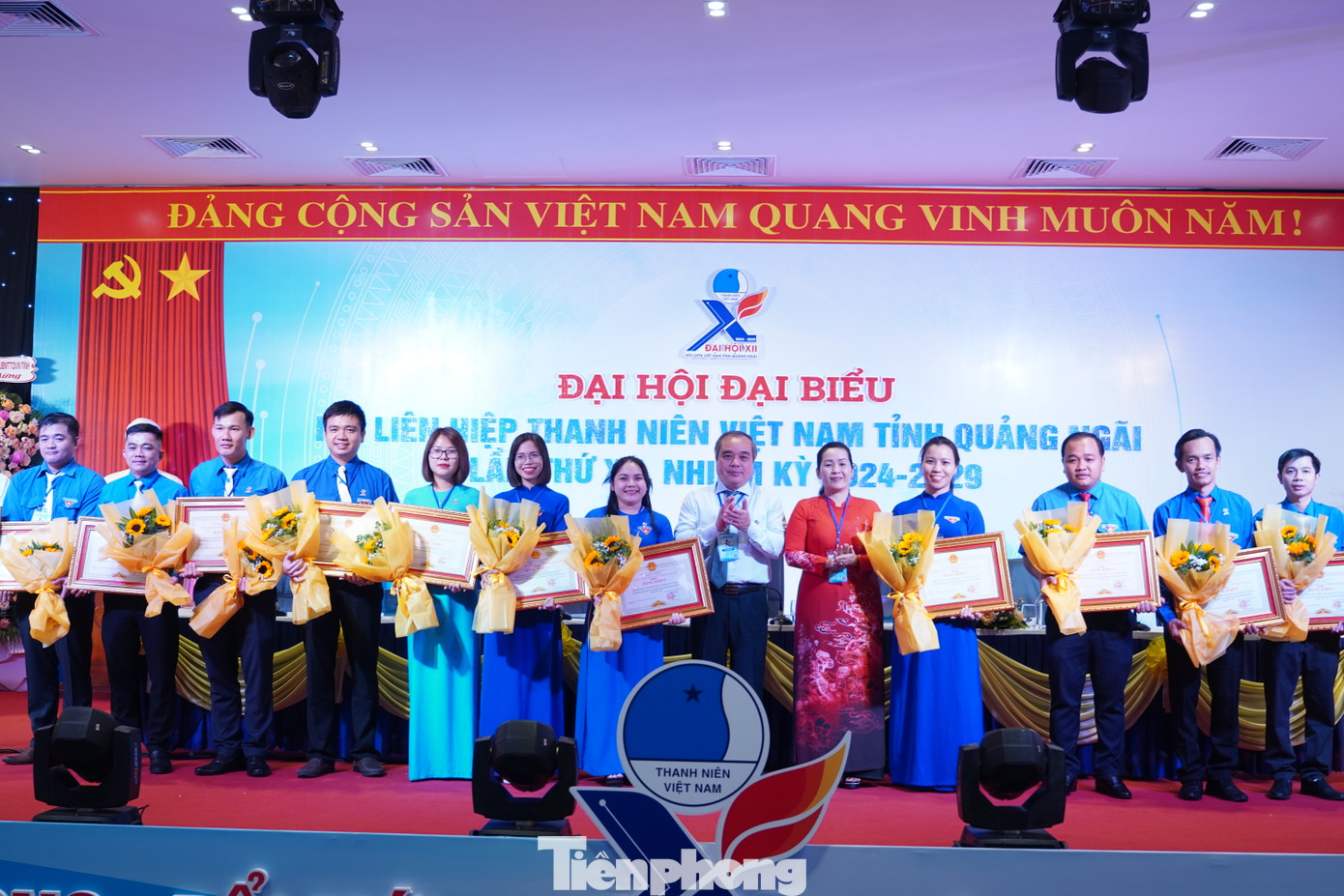 Trung ương Hội LHTN Việt Nam tặng bằng khen cho 13 tập thể, 14 cá nhân.