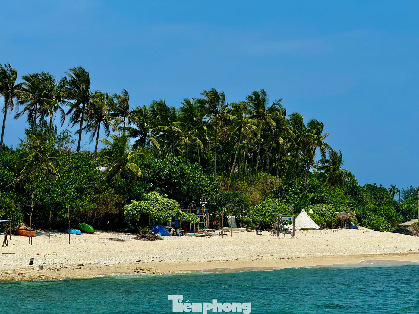 Đúng như tên gọi đảo An Bình, đảo Bé không ồn ào, không tấp nập cư dân sinh sống và cũng chẳng nhộn nhịp. Ảnh: Nguyễn Ngọc.