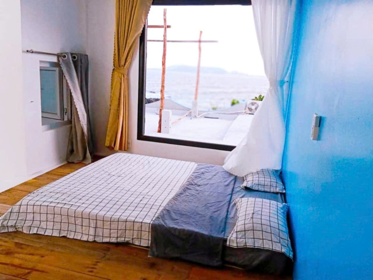 Ngày càng nhiều homstay trên đảo Bé được đầu tư, nâng cấp để đáp ứng nhu cầu khách du lịch. Ảnh: Đặng Văn Sâm