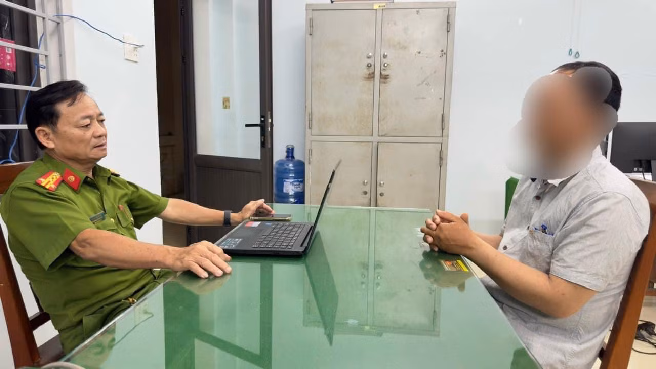 Ông Phan Thượng Mỹ tại cơ quan CSĐT.