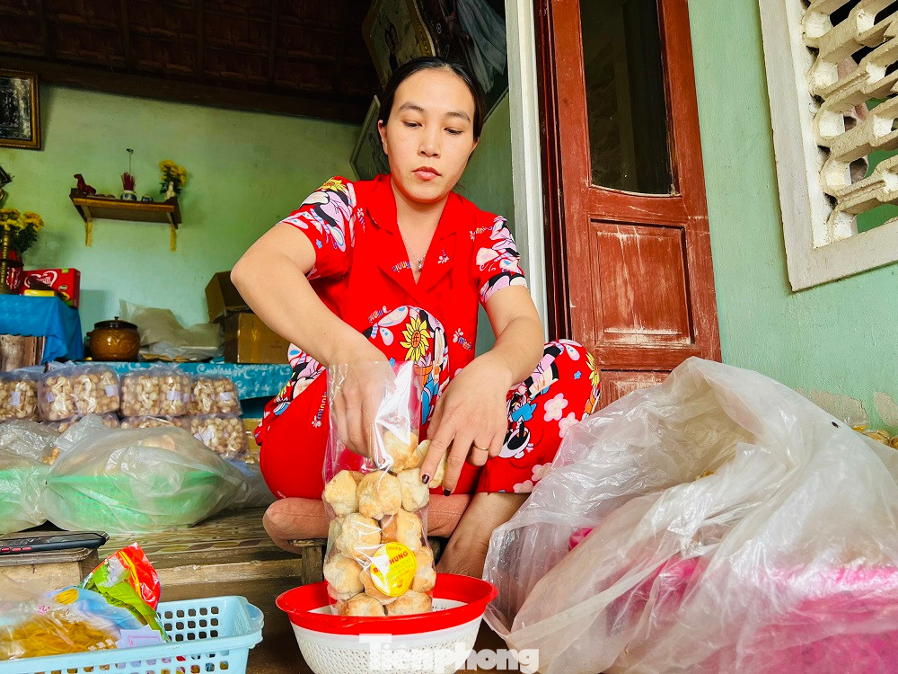 Ngày nay, đáp ứng nhu cầu thị trường đa dạng, người làm bánh thuẫn, ngoài loại bánh cứng thì còn đúc loại bánh mềm dễ ăn. Mặc dù có nhiều loại bánh công nghiệp nhưng bánh thuẫn vẫn chiếm vị thế trong lòng người dân Quảng Ngãi. Đặc biệt, bánh thuẫn không thể thiếu trong ngày Tết, là một vật phẩm để cúng tổ tiên, làm quà tặng cho nhau khi mỗi dịp Tết đến xuân về.