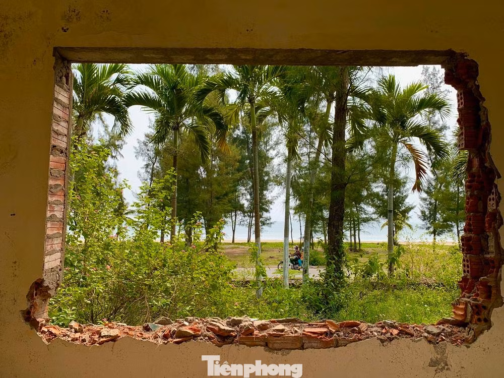 “Doanh nghiệp chậm triển khai thi công một phần cũng là do năng lực nhà đầu tư, một phần do vướng mắc cơ chế đất đai qua các thời kỳ còn có nhiều bất cập”, ông Chính nói thêm.