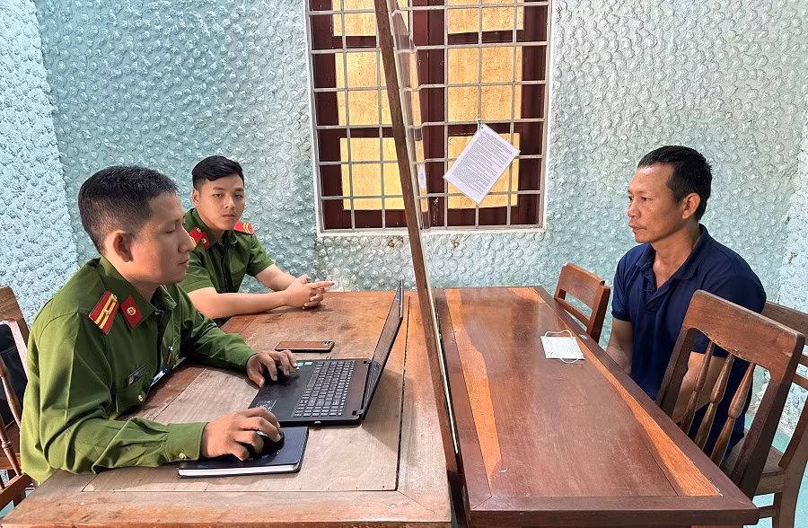 Ông Trương Đình Nhạt tại cơ quan Công an. Ảnh: CACC