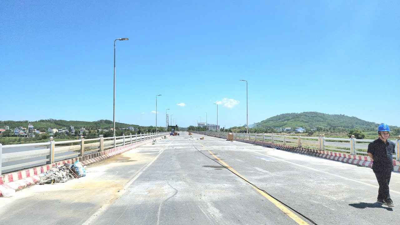 Dự án do Khu quản lý đường bộ 3 làm chủ đầu tư, dự kiến thời gian thi công là 100 ngày, tổng vốn sửa cầu hơn 12,7 tỷ đồng.