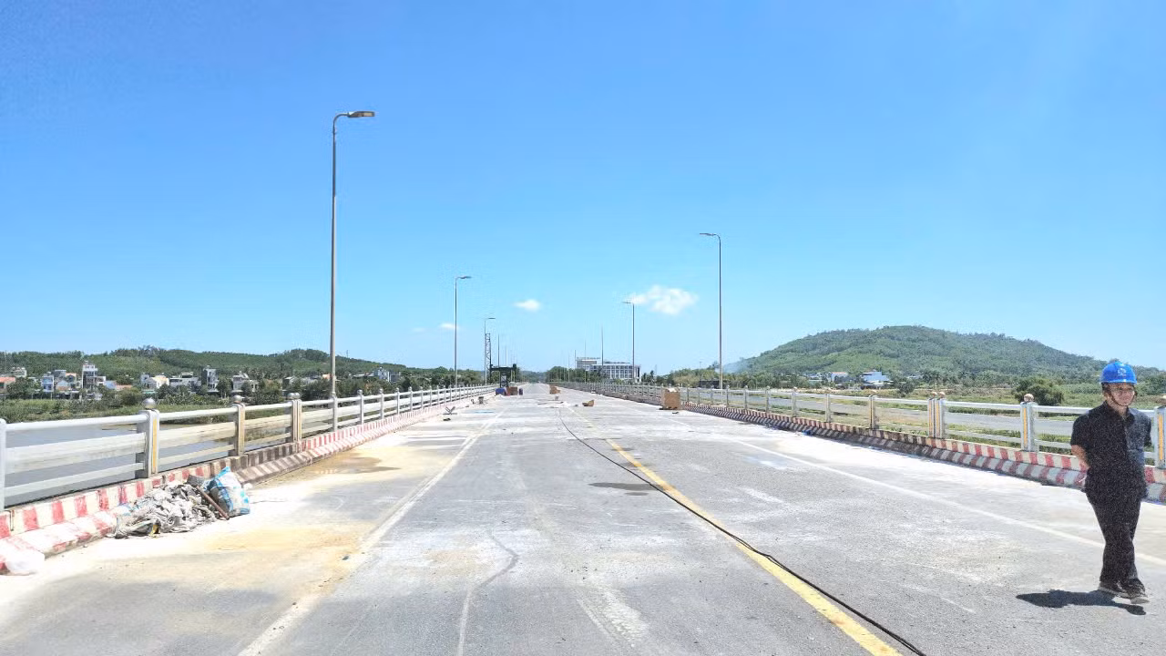 Dự án do Khu quản lý đường bộ 3 làm chủ đầu tư, dự kiến thời gian thi công là 100 ngày, tổng vốn sửa cầu hơn 12,7 tỷ đồng.