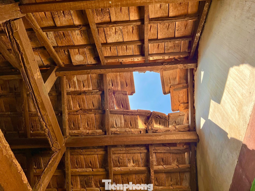 “Về phía chính quyền địa phương đã yêu cầu nhà đầu tư khảo sát, chuẩn xác năng lực và điều chỉnh Quy hoạch chi tiết 1/500, loại ra quy hoạch những phần vượt quá khả năng đầu tư và không phù hợp thực tế. Dự án kéo dài quá lâu đã ảnh hưởng đến người dân trong khu vực. Tuy nhiên, trong khi chờ hướng dẫn từ phía Trung ương, vẫn chưa thể kết luận dự án tiếp tục hay dừng lại”, ông Danh nói thêm.