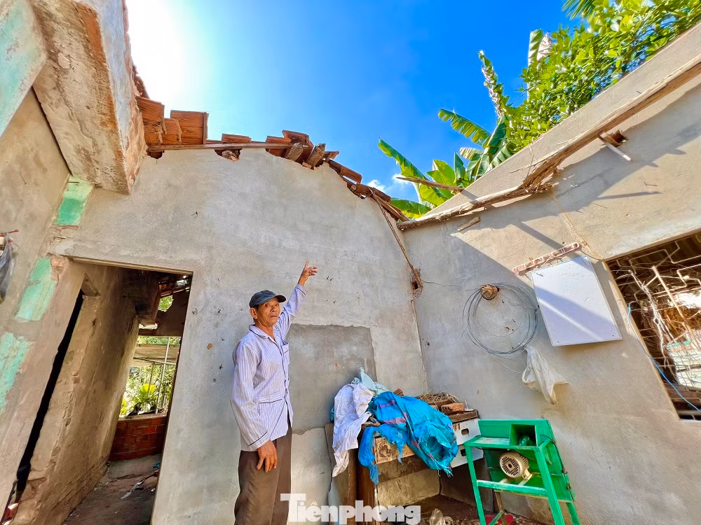 Ông Sơn chỉ là một trong số hàng trăm hộ dân nằm trong khu vực dự án phải mòn mỏi sống trong khổ sở, khó khăn vì dự án “treo” dai dẳng suốt 15 năm và không biết phải đợi đến bao giờ.