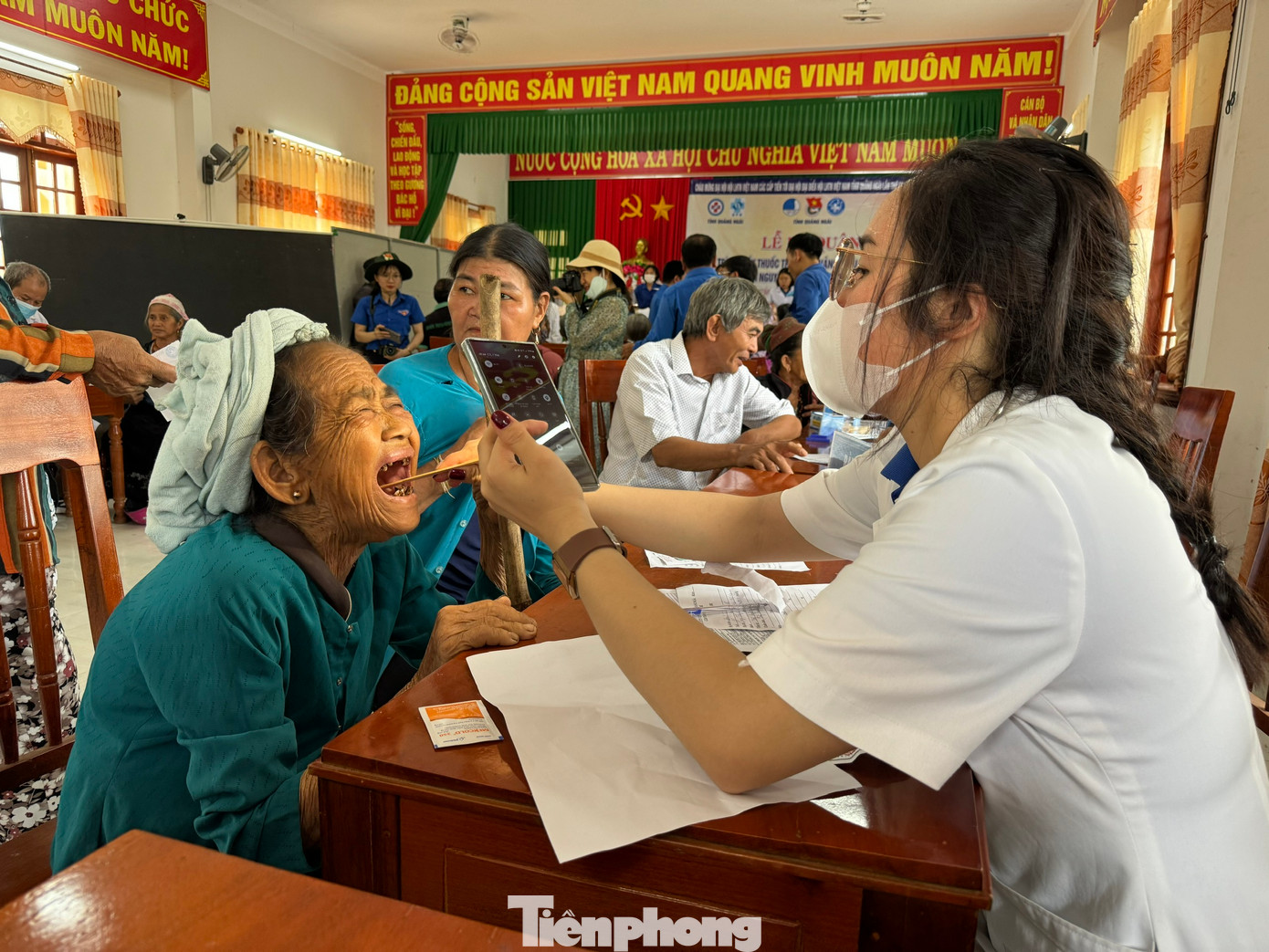 Tuổi trẻ Quảng Ngãi đã ra quân thực hiện nhiều công trình, phần việc ý nghĩa. Tuổi trẻ Quảng Ngãi đã ra quân thực hiện nhiều công trình, phần việc ý nghĩa.