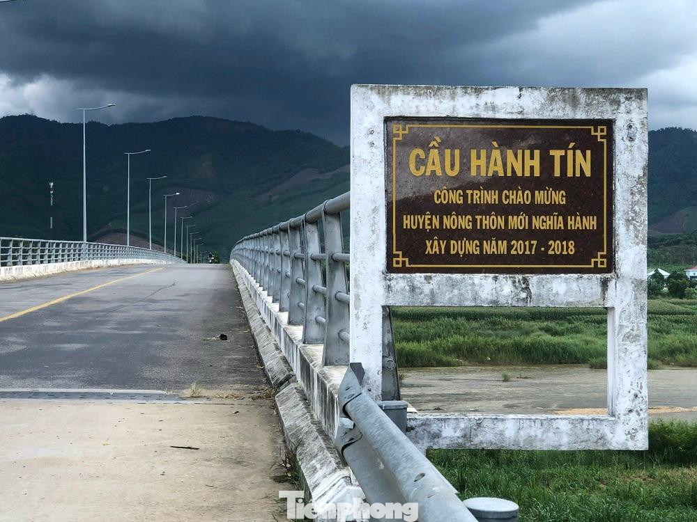 Cầu Hành Tín, một trong những dự án sử dụng vốn đầu tư công tại huyện Nghĩa Hành bị thanh tra phát hiện nâng khống khối lượng và chi phí đầu tư.