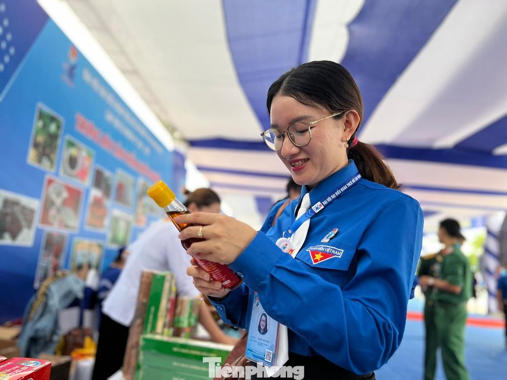 Đại hội đại biểu Đoàn TNCS Hồ Chí Minh tỉnh Quảng Ngãi lần thứ 15, nhiệm kỳ 2022 - 2027 diễn ra trong hai ngày 1/10 - 2/10/2022 tại Hội trường Nhà văn hóa Lao Động tỉnh. Đại hội chia làm 3 phiên với sự tham gia của 244 đại biểu chính thức đại diện cho hơn 57.000 đoàn viên trong tỉnh.