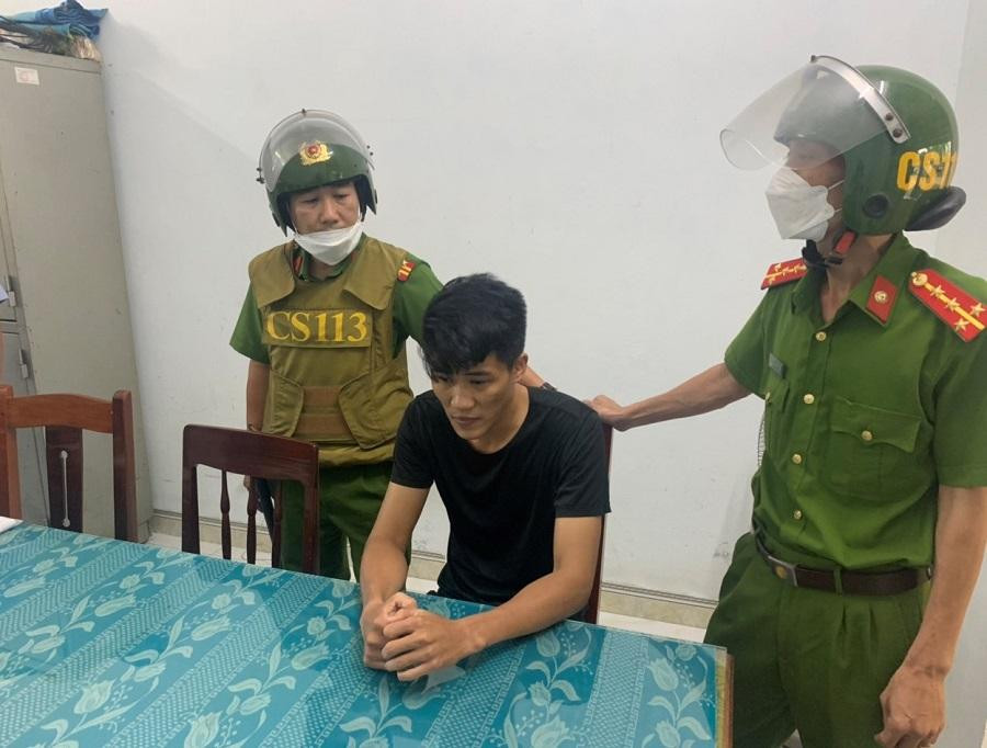 Đối tượng tên N.K.C. (37 tuổi, trú thôn 2, xã Nghĩa Dõng, TP Quảng Ngãi, tỉnh Quảng Ngãi) tại cơ quan công an. Đối tượng tên N.K.C. (37 tuổi, trú thôn 2, xã Nghĩa Dõng, TP Quảng Ngãi, tỉnh Quảng Ngãi) tại cơ quan công an.