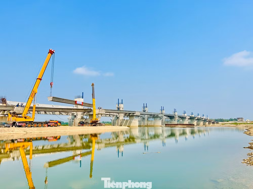 Dự án khởi công tháng 7/2019, dự kiến hoàn thành năm 2021. Đến tháng 8/2020, UBKT Trung ương phát hiện công trình có nhiều sai phạm trong quá trình triển khai thực hiện. Trong lúc đó tỉnh Quảng Ngãi lại gặp khó khăn về ngân sách, cùng với dịch COVID-19 nên phải tạm dừng thi công.