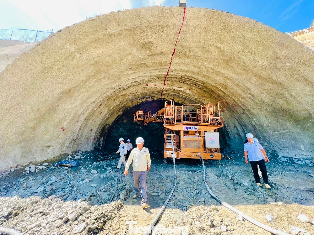 Cao tốc Quảng Ngãi – Hoài Nhơn là đoạn tuyến có nhiều hầm xuyên núi nhất trên cao tốc Bắc Nam.