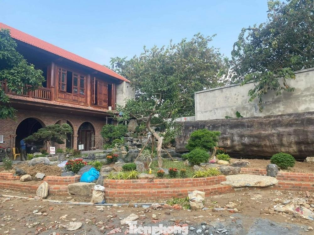 Bên trong công trình vi phạm. Bên trong công trình vi phạm.