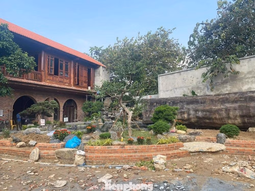 Bên trong công trình vi phạm.