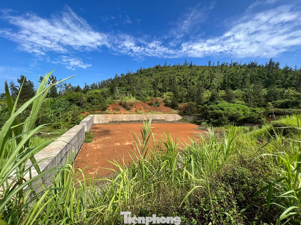 Dự án Hệ thống trữ nước sinh hoạt kết hợp tưới tiết kiệm cho nông nghiệp đảo Lý Sơn có tổng mức đầu tư 75 tỷ đồng đang bị bỏ không.