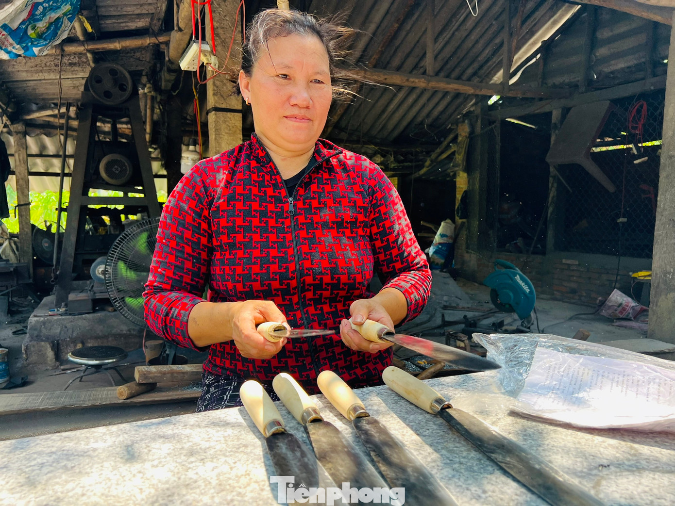 Hiện, làng rèn Minh Khánh (xã Tịnh Minh) được Cục Sở hữu trí tuệ Việt Nam chứng nhận nhãn hiệu tập thể. Tỉnh Quảng Ngãi công nhận đây là làng nghề truyền thống. Sản phẩm từ làng nghề cũng đạt OCOP 3 sao.