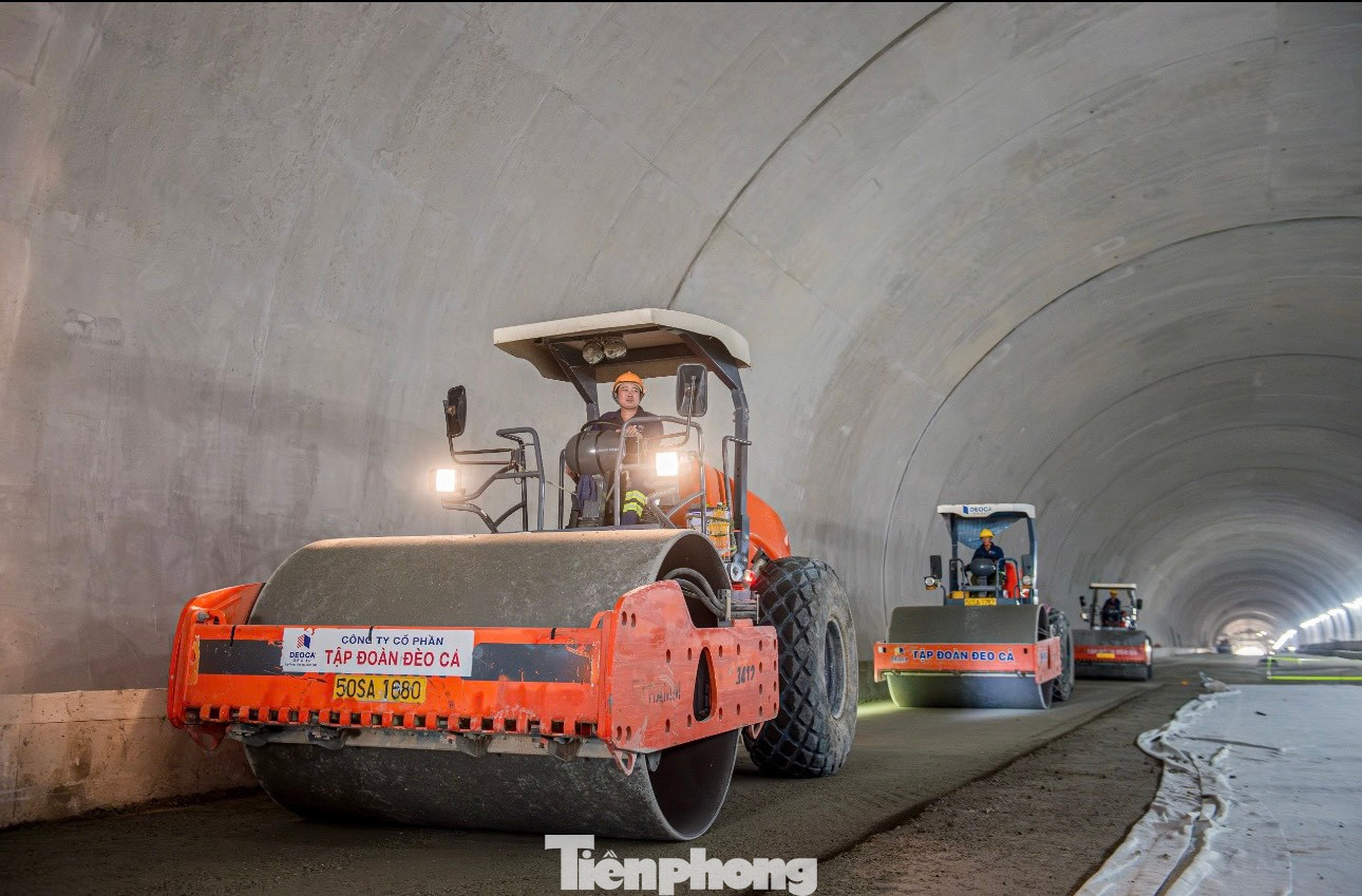 Nhà thầu đang tích cực triển khai thi công. Nhà thầu đang tích cực triển khai thi công.