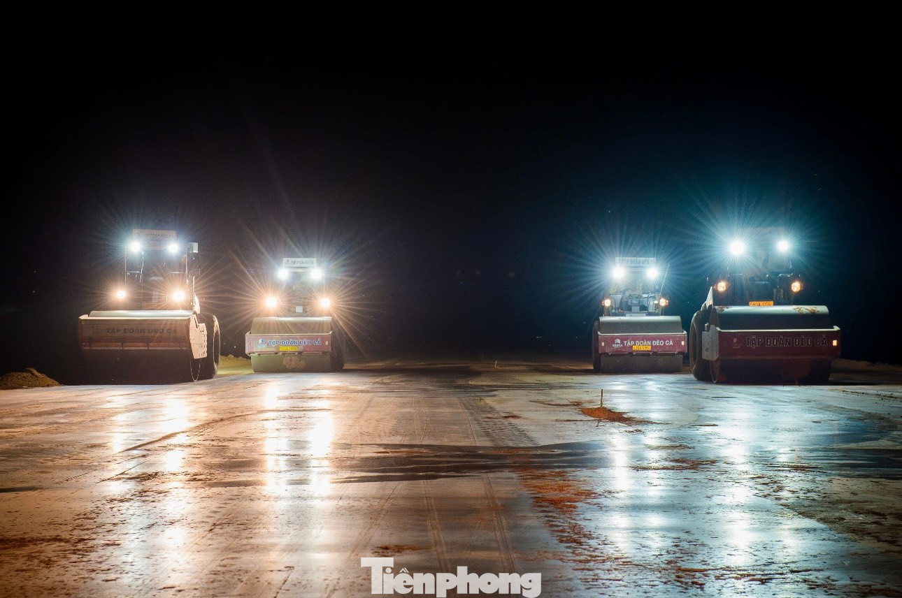 Nhà thầu đang tích cực triển khai thi công. Nhà thầu đang tích cực triển khai thi công.