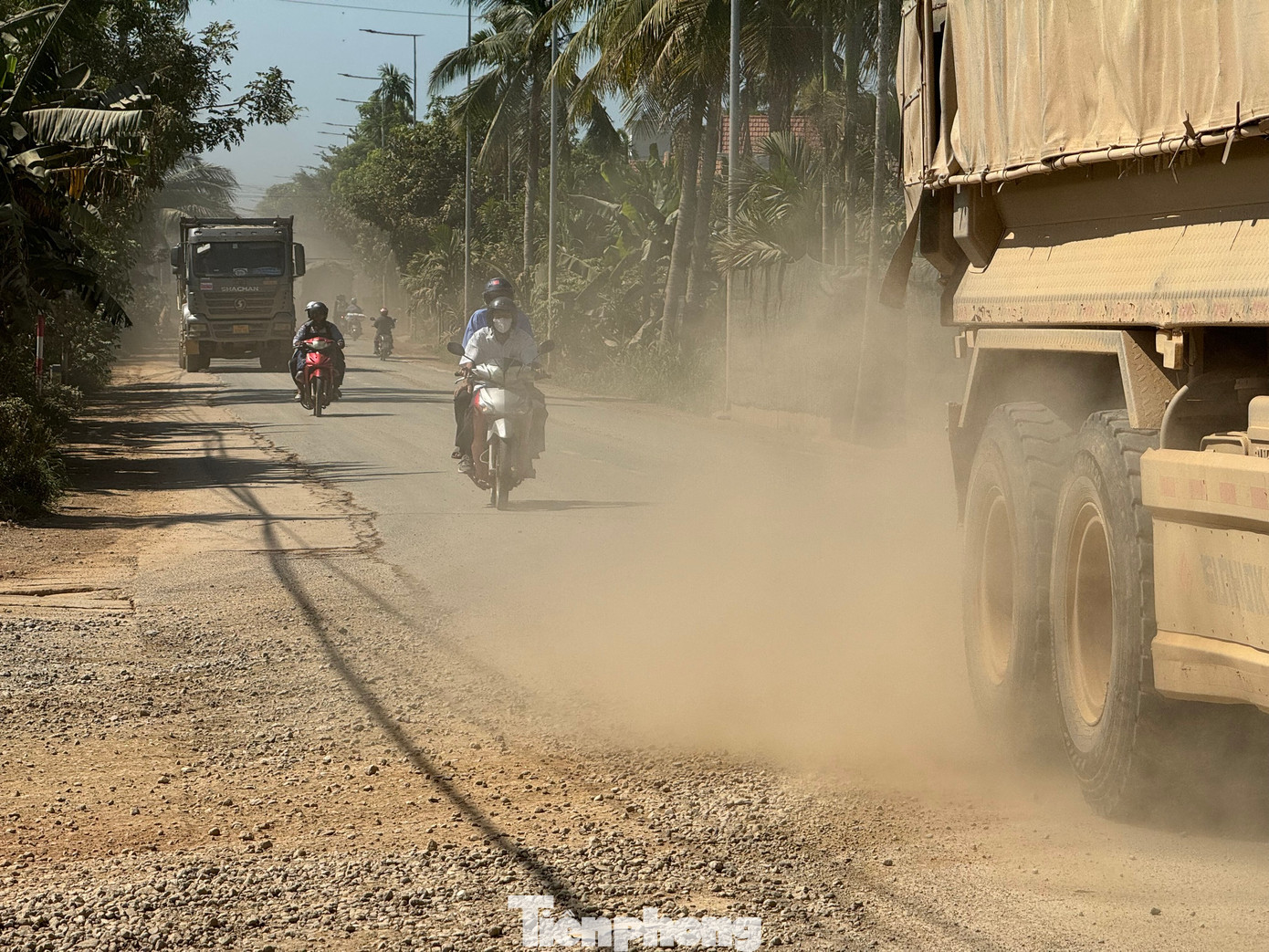 Người dân bất an khi tham gia giao thông.