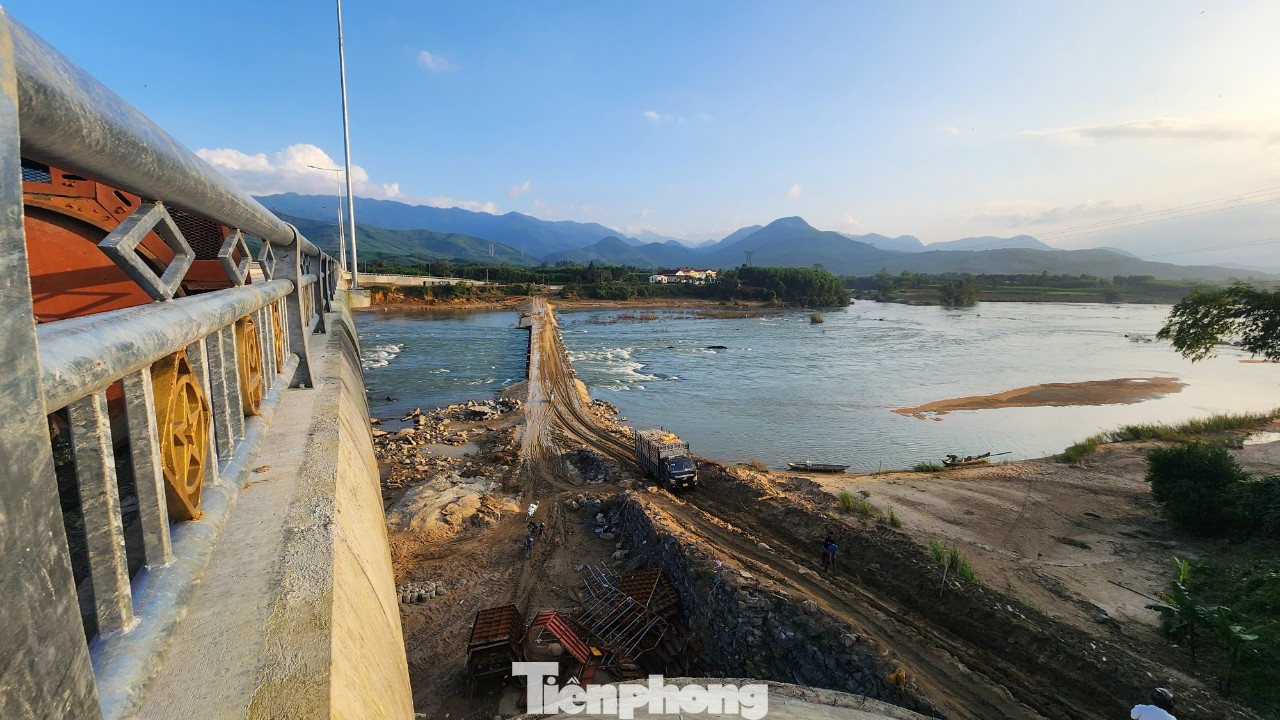 Cầu Sơn Giang - Sơn Linh đã hoàn thành, tuy nhiên đến nay vẫn chưa thể đưa vào sử dụng. Cầu Sơn Giang - Sơn Linh đã hoàn thành, tuy nhiên đến nay vẫn chưa thể đưa vào sử dụng.