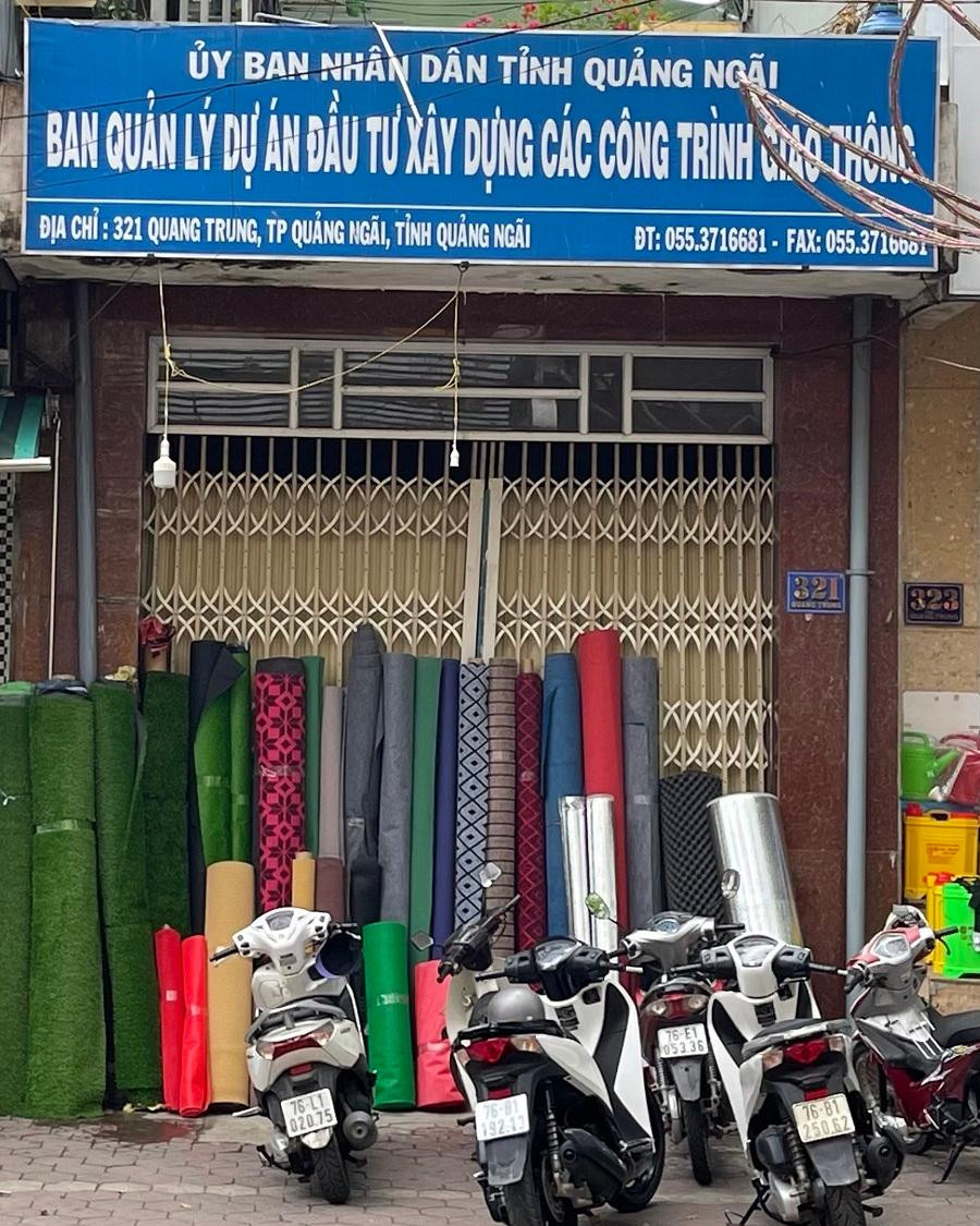 Một trong số các nhà công sản bỏ hoang suốt nhiều năm qua ở đường Nguyễn Nghiêm, TP Quảng Ngãi. Một trong số các nhà công sản bỏ hoang suốt nhiều năm qua ở đường Nguyễn Nghiêm, TP Quảng Ngãi.