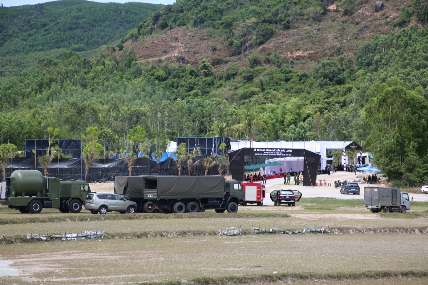 Các đơn vị phục vụ tại lễ an táng. Các đơn vị phục vụ tại lễ an táng.