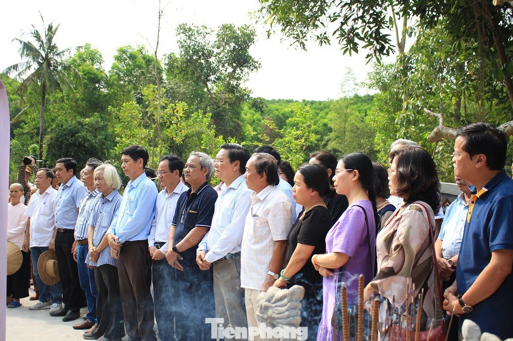 Cùng ôn lại những kỷ niệm về thầy Cùng ôn lại những kỷ niệm về thầy