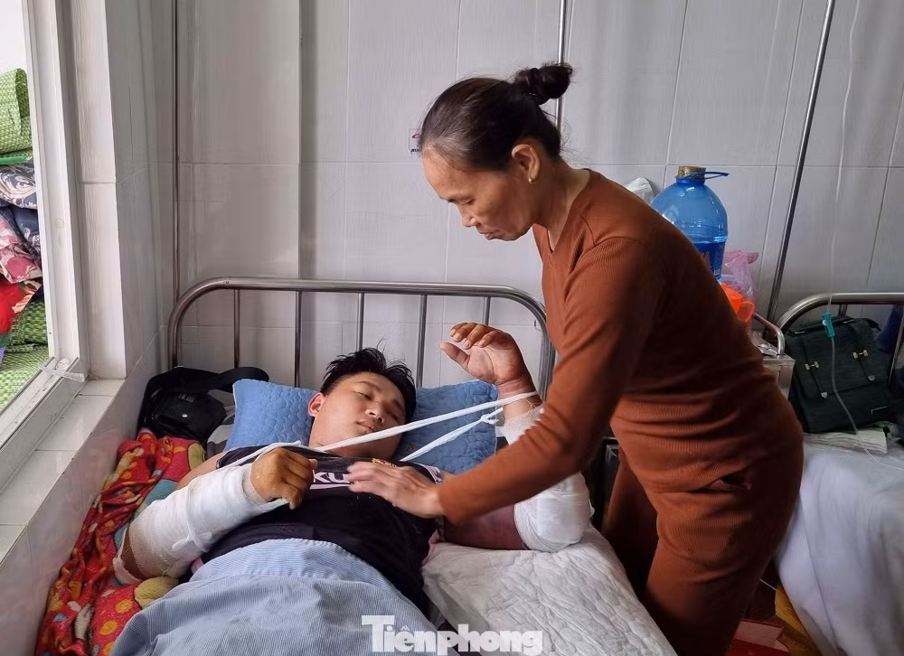 Anh Đạt đang được điều trị tại Bệnh viện Quân y C17 (TP Đà Nẵng).