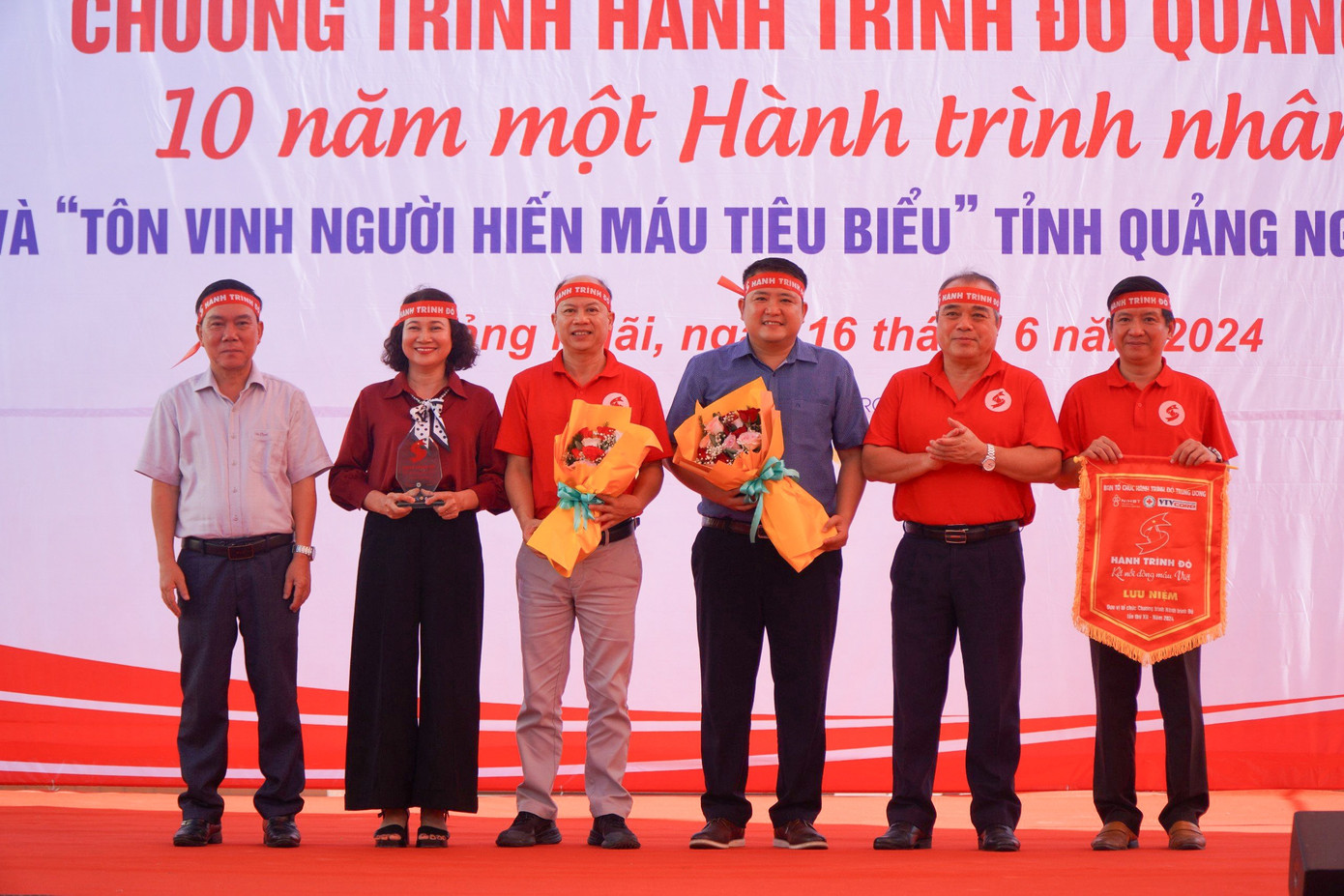 Tôn vinh người hiến máu tiêu biểu tỉnh Quảng Ngãi năm 2024.