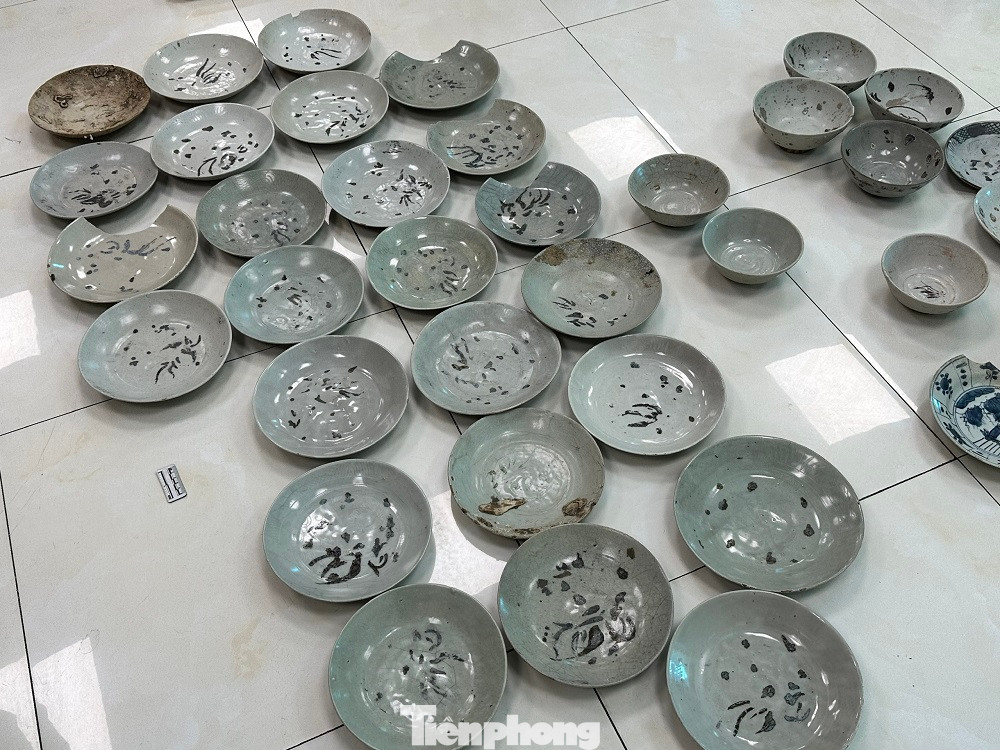 Các loại cổ vật này được tàu buôn vận chuyển qua con đường tơ lụa trên biển. Các loại cổ vật này được tàu buôn vận chuyển qua con đường tơ lụa trên biển.