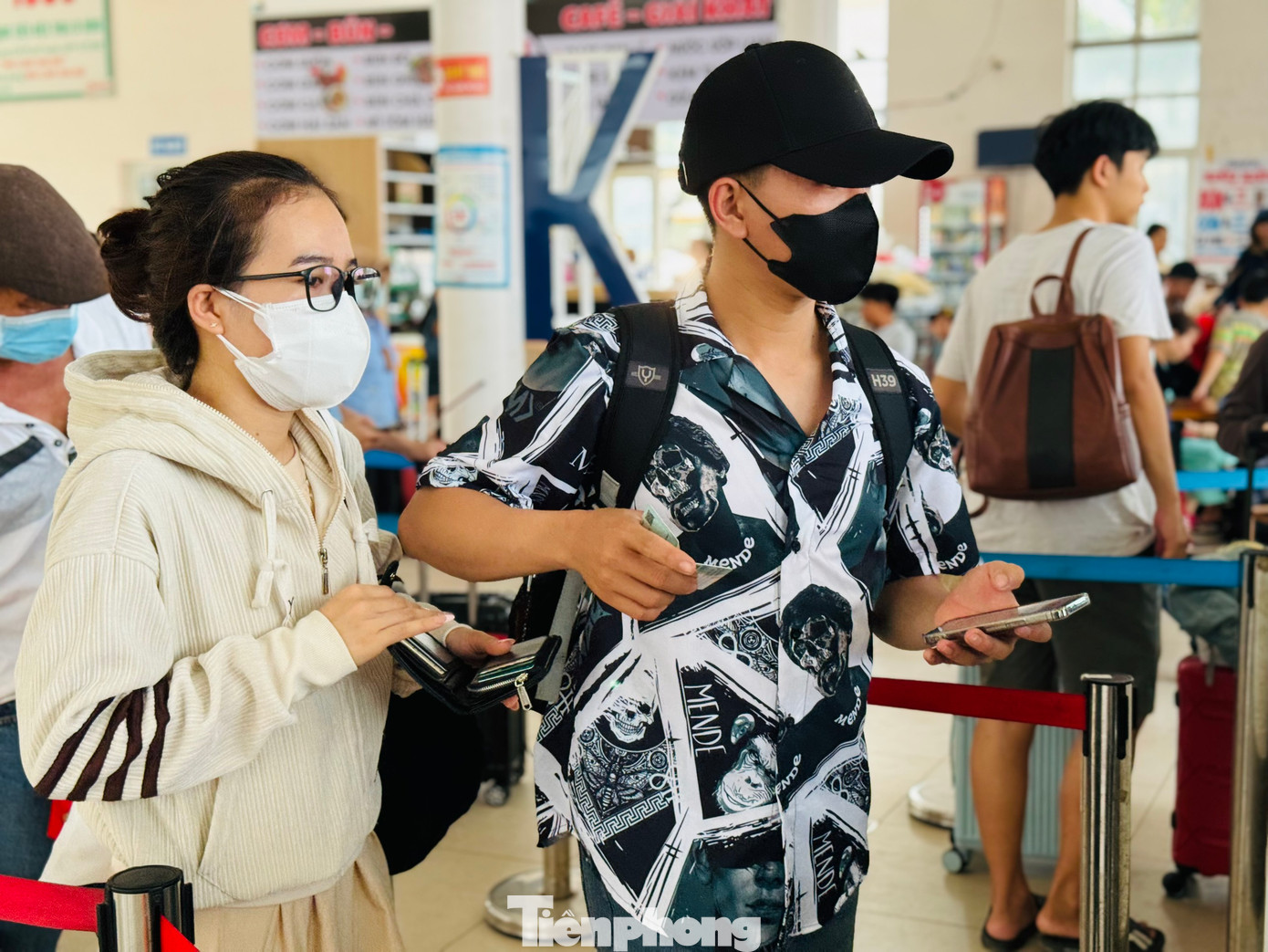 Anh Võ Đình Phước Thiên - du khách đến từ Huế - chia sẻ, dịp lễ năm nay được nghỉ dài ngày nên anh đã chọn Lý Sơn để thăm quan, du lịch. Ảnh: Nguyễn Ngọc.