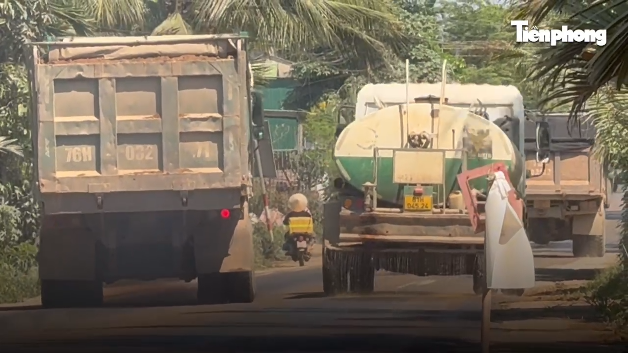 Một số xe còn chở “có ngọn” chạy với tốc độ cao, lấn làn, vượt ẩu.