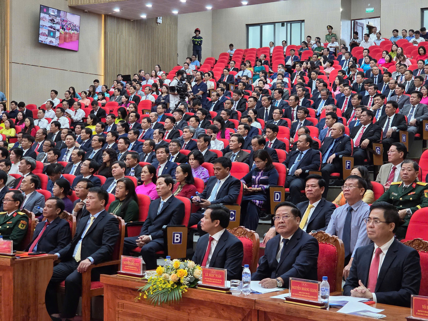 Quang cảnh buổi lễ. Quang cảnh buổi lễ.