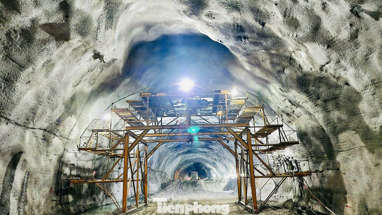 Sau khi hoàn thành đưa vào sử dụng, hầm số 3 sẽ là hầm đường bộ dài nhất dự án cao tốc Bắc Nam và là hầm đường bộ dài thứ 3 của cả nước, sau Hải Vân và Đèo Cả.