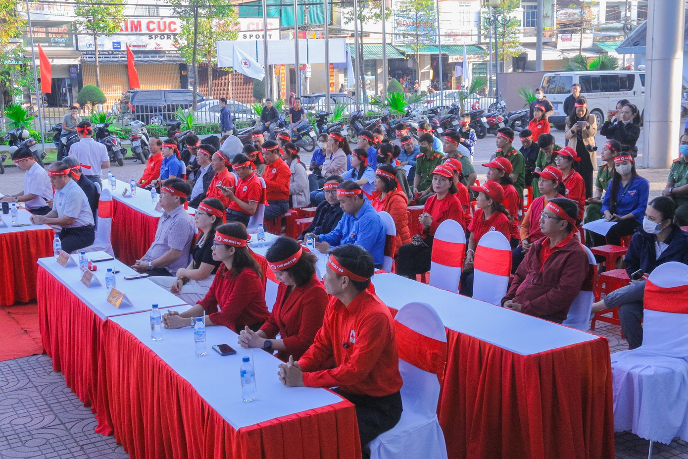 Sáng 21/1, tại Trung tâm Hoạt động Thanh thiếu nhi Diên Hồng, TP. Quảng Ngãi, Báo Tiền Phong phối hợp với Hội Chữ thập Đỏ, Ban Chỉ đạo Vận động hiến máu tình nguyện tỉnh tổ chức ngày hội hiến máu Chủ Nhật Đỏ lần thứ XVI - năm 2024.