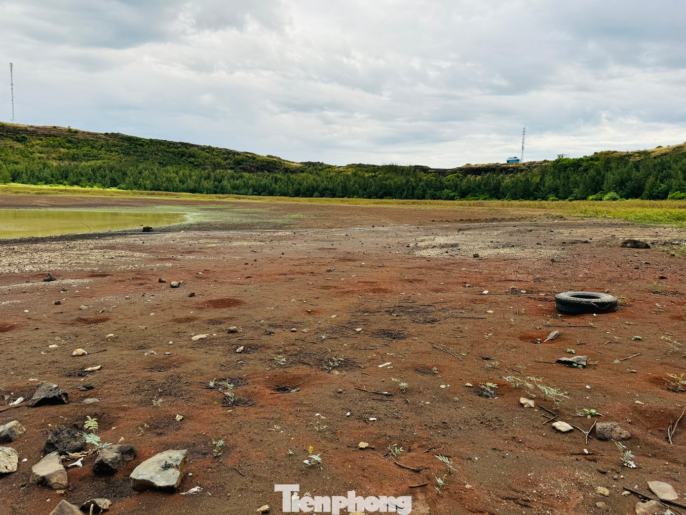 Ngoài việc tạo nên những di sản địa chất độc đáo, dung nham núi lửa bị phong hóa đã hình thành nên nền đất đỏ bazan chứa nhiều khoáng chất.