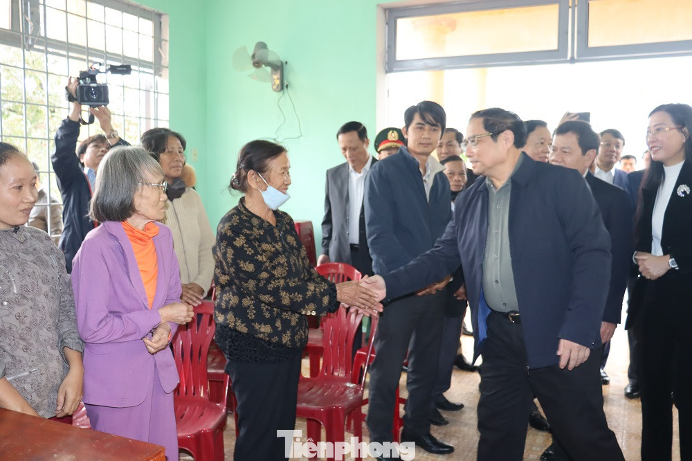 Thủ tướng Phạm Minh Chính bày tỏ vui mừng trước sự ủng hộ của người dân đối với dự án đường bộ cao tốc Bắc Nam phía đông giai đoạn 2.