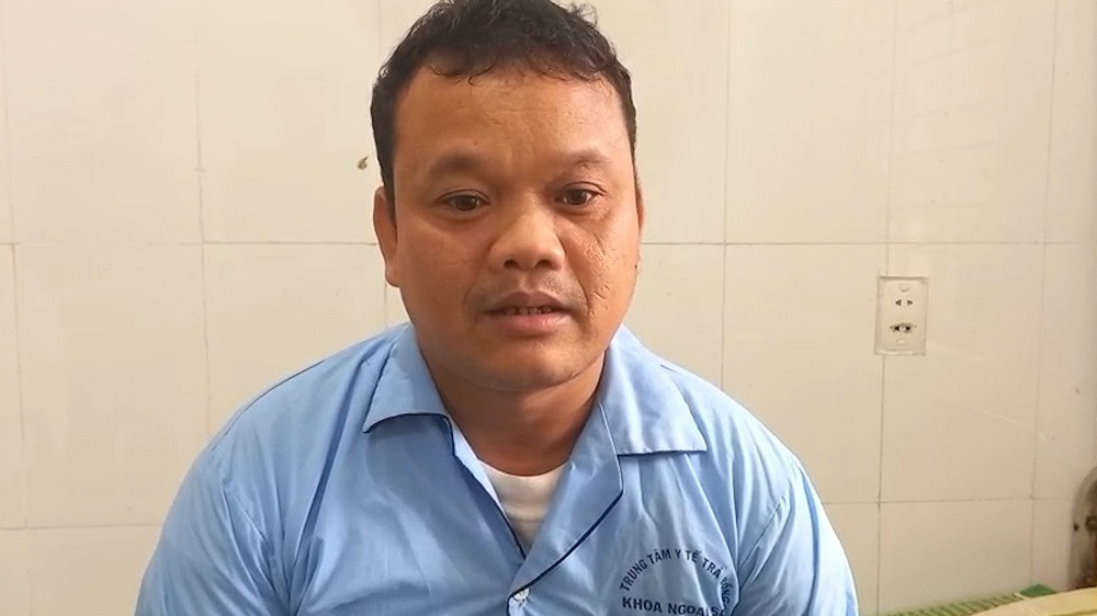 Kiểm lâm Đinh Hồng Tâm đang điều trị tại bệnh viện sau khi bị các đối tượng đánh và dọa giết. Ảnh: TC Kiểm lâm Đinh Hồng Tâm đang điều trị tại bệnh viện sau khi bị các đối tượng đánh và dọa giết. Ảnh: TC