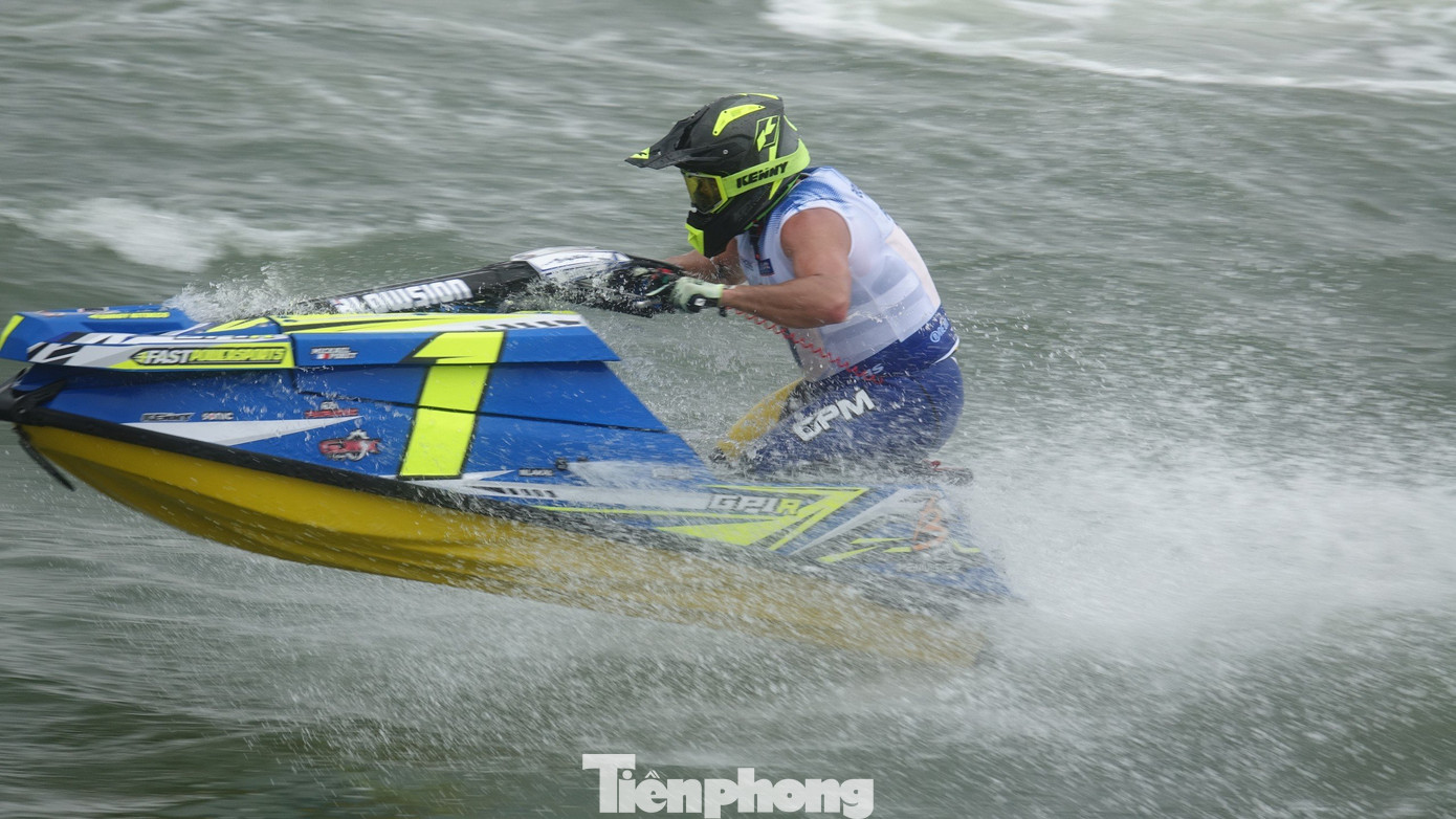 Ông Raimondo di San Germano - Giám đốc điều hành Aquabike Promotion cho biết, các tay đua tham dự giải đấu lần này tại Bình Định lần này không phải là số lượng tay đua nhiều nhất từ trước tới nay, nhưng là những tay đua giỏi nhất trong làng đua mô tô nước thế giới. Tất cả đều rất hào hứng và muốn thể hiện trình độ của mình cho khán giả Việt Nam.