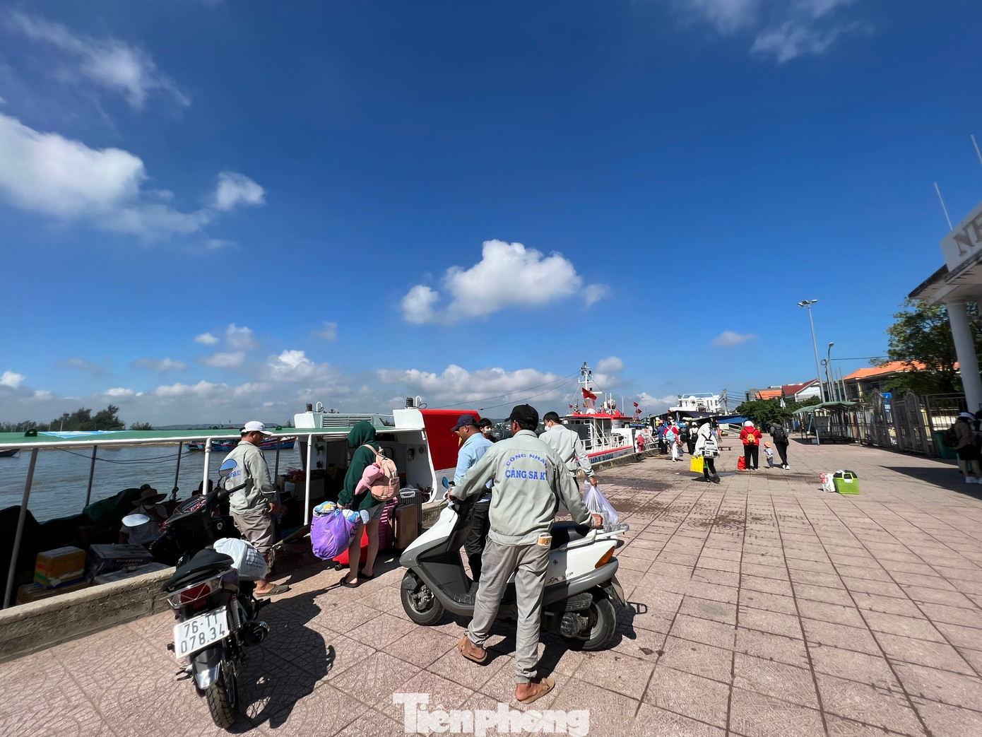 Trong dịp lễ 2/9 năm nay, lượng khách ra du lịch, tham quan đảo Lý Sơn thưa thớt, giảm sâu.