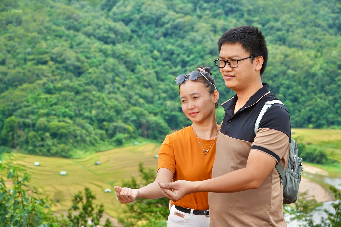 Bạn Nguyễn Ngọc Hân (du khách đến từ Huế) chia sẻ, mình đến Kon Tu Rằng vì mê ruộng bậc thang, nhưng lại bị giữ chân bởi con người và bản làng quá đỗi thân thiện, gần gũi. Mọi thứ ở đây đều rất chân thật.