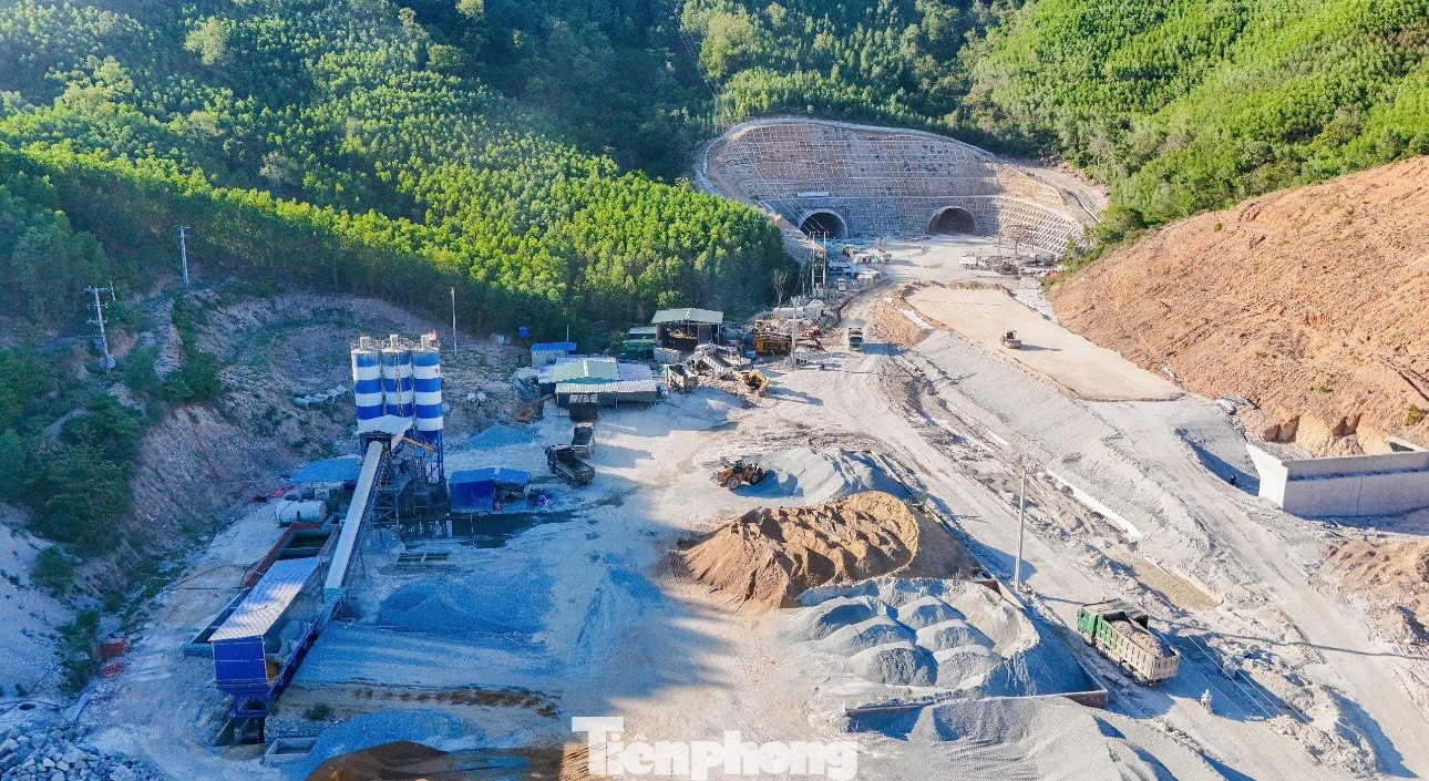 Đến nay, sản lượng thực hiện toàn dự án cao tốc Quảng Ngãi - Hoài Nhơn đạt khoảng 5.600 tỷ đồng, tương đương 41,6% tổng khối lượng hợp đồng. Tập đoàn Đèo Cả đang đẩy nhanh tiến độ dự án hết năm 2024 đạt khoảng khoảng 61% tổng khối lượng hợp đồng.