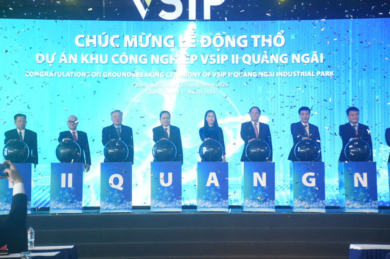 Nghi thức động thổ dự án KCN VSIP II Quảng Ngãi. Nghi thức động thổ dự án KCN VSIP II Quảng Ngãi.