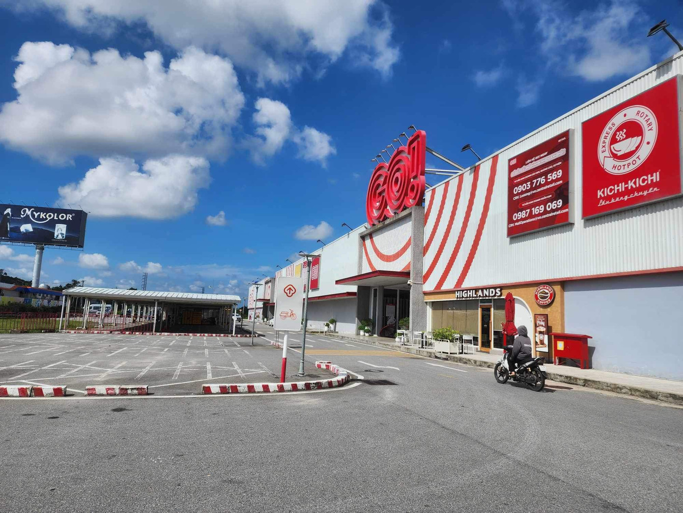 Siêu thị GO Quảng Ngãi.